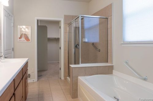 23583 Rossiter Dr, Macomb Township MI 48042-4846 exterior