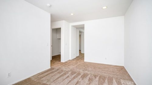 2940 Nau Ave, Tustin CA 92782-3377 exterior