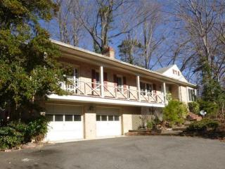 11653 Holly Hill Rd, Chester, VA 23831-1931