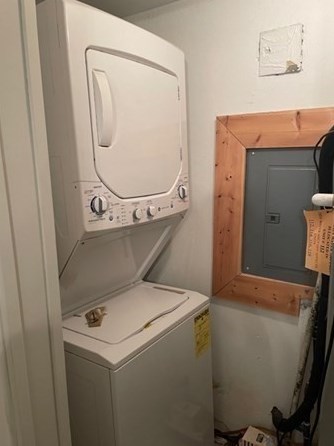 118 Nassau Dr, Springfield MA 01129-1412 exterior