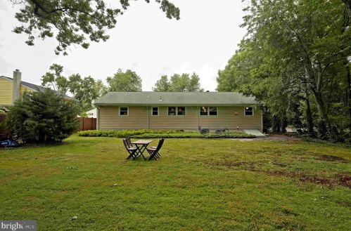 56 Roxboro Rd, Trenton NJ  08648-3925 exterior