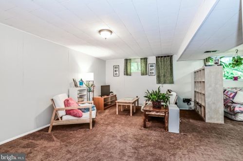 5615 Chase Ct, Alexandria VA 22312-6318 exterior