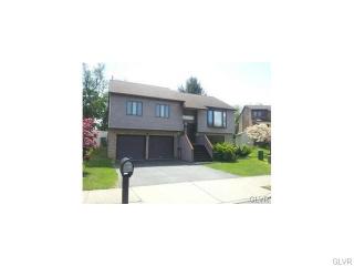 1760 Falcon Dr, Bethlehem PA  18017-2726 exterior