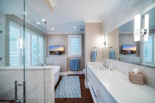 1660 Dolphin Ct, Naples FL 34102-1523 exterior