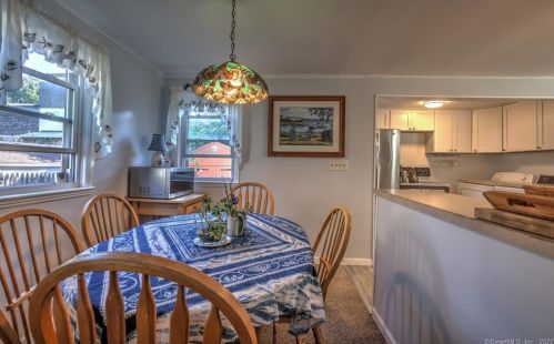 11 Deerfield Ave, Milford CT 06460-7317 exterior