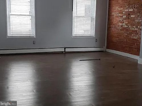 324 18 St, Philadelphia PA 19140-1014 exterior