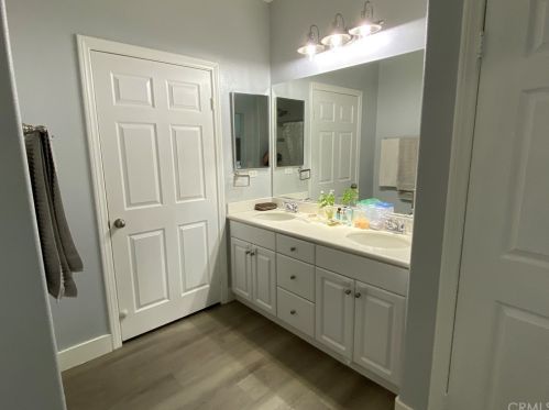 1506 Valencia Ave, Tustin CA 92782-1816 exterior