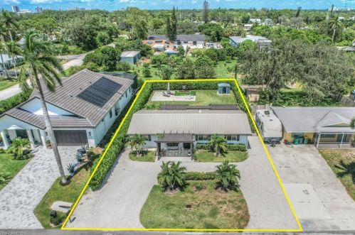 1225 Michigan Ave, Naples FL 34103-3874 exterior