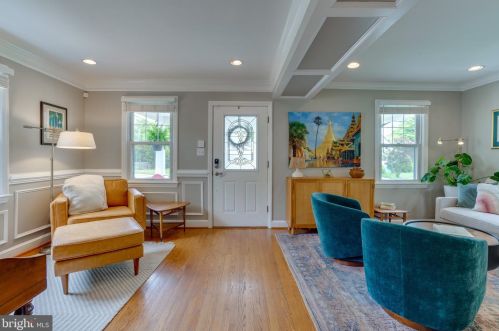 2813 Memorial St, Alexandria VA  22306-1743 exterior