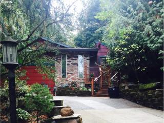 12004 Henderson Dr, Portland, OR 97266-4920