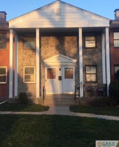 218 Newman St, Metuchen NJ  08840-2644 exterior