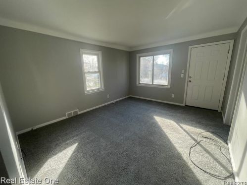 5732 Fenton St, Dearborn Heights MI  48127-3224 exterior