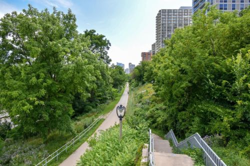 1707 Prospect Ave, Milwaukee WI 53202-1967 exterior