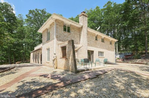 799 Laurel Wood Ln, Hanover PA 17331-6868 exterior