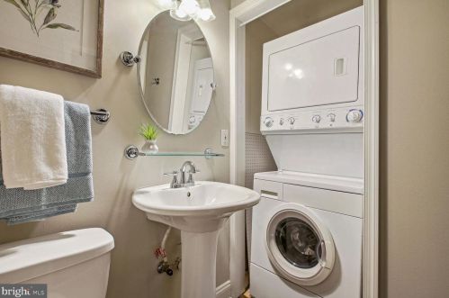 1124 E St, Washington DC  20002-6399 exterior