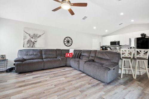 3851 Ramspeck St, Fort Pierce FL  34953-5381 exterior