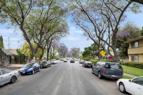 206 Valencia Dr, Fullerton CA 92833-3235 exterior