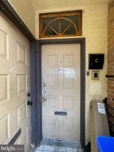 781 3rd St, Philadelphia, PA 19123-2903