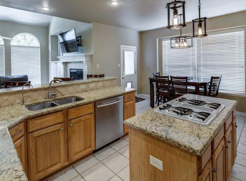 4933 China Gdn Dr, Austin TX 78730-3577 exterior