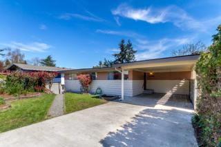 10242 32nd Ave, Seattle, WA 98146-1236