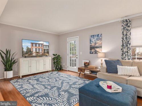 6070 Alexander Ave, Alexandria VA  22310-4382 exterior