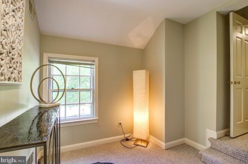 10512 Gainsborough Rd, Rockville MD 20854-3717 exterior