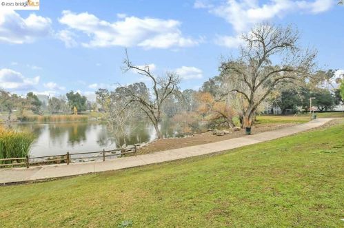 2800 Laguna Cir, Concord CA 94520-2945 exterior