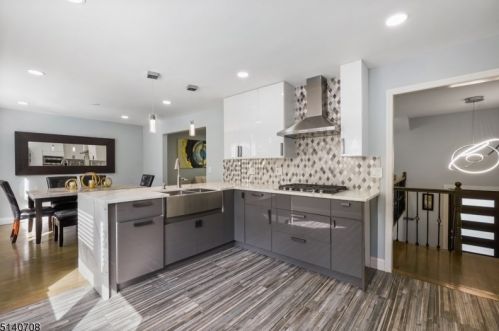 1626 Larkspur Dr, Mountainside NJ  07092-1347 exterior