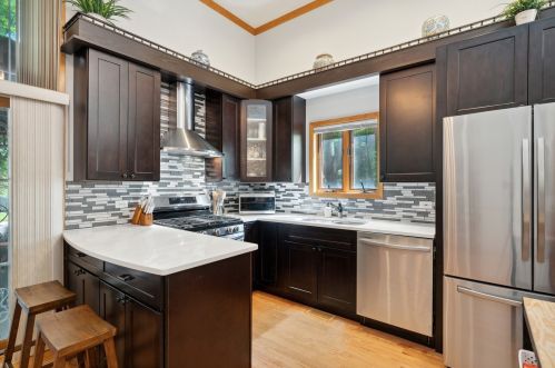 2802 Shields Ave, Chicago IL 60609-4530 exterior