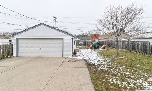 4017 54 St, Milwaukee WI 53220-2613 exterior