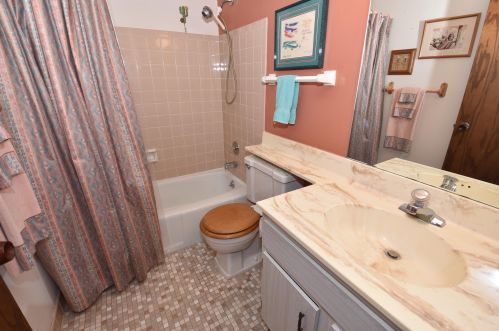 5266 Somerset Ln, Milwaukee WI 53221-3223 exterior