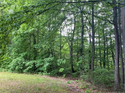 375 Dunfey Ln, Windsor CT  06095-2314 exterior