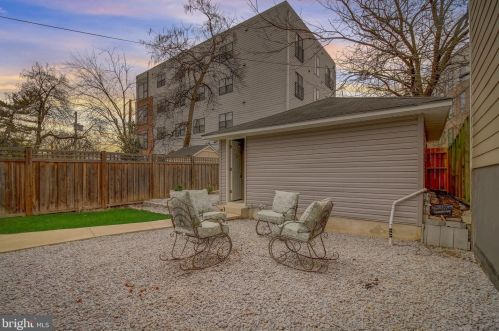 2911 17th St, Washington DC  20018-1825 exterior