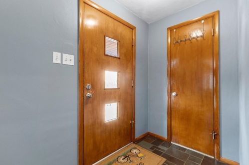 518 Clemson Dr, Pittsburgh PA  15243-1722 exterior