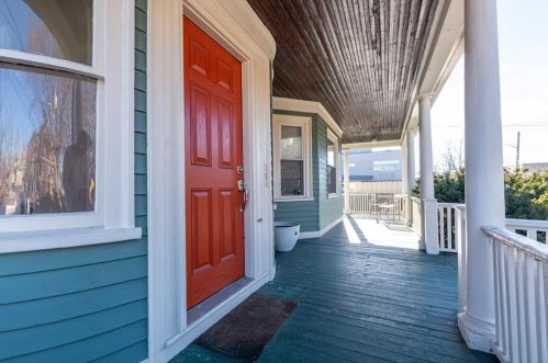 202 Ontario St, Providence RI 02907-1713 exterior