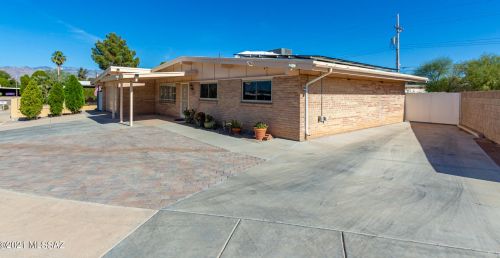8860 Appomattox St, Tucson, AZ 85710-2908