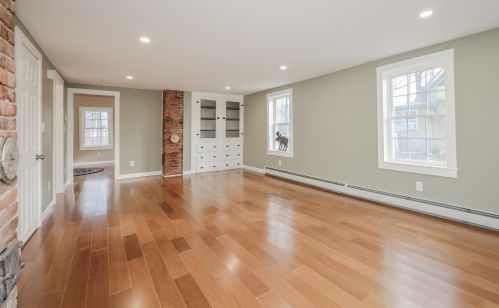 31 Crescent St, Concord, NH 03303-1411