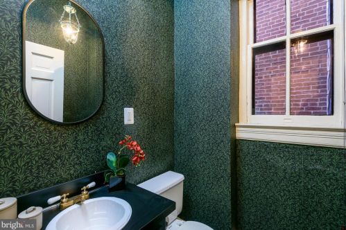 1014 Massachusetts Ave, Washington DC 20005-4646 exterior