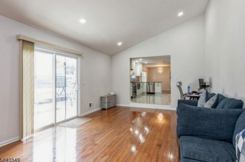 31 Hancock Rd, Piscataway NJ  08854-3621 exterior