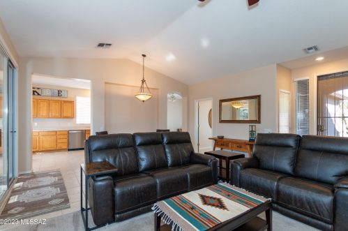 7655 Summer Scene Dr, Tucson AZ  85743-5184 exterior