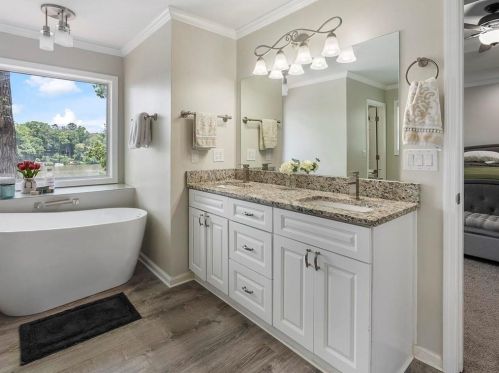 8474 Lake Dr, Lithonia GA  30039-6562 exterior