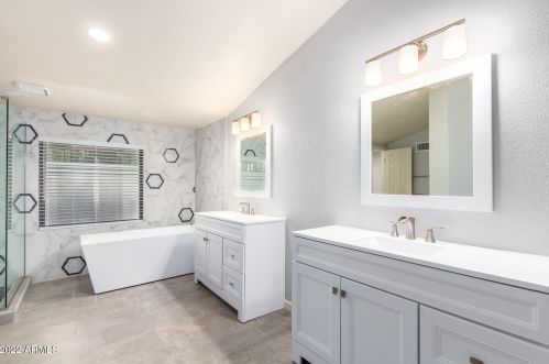 13008 3 St, Phoenix AZ 85022-5210 exterior