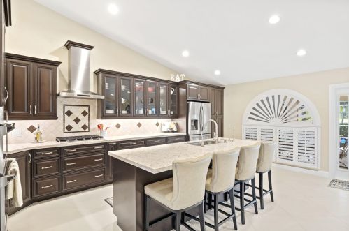 1292 Bent Pine Cv, Fort Pierce FL 34986-2102 exterior