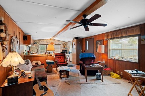 6202 Brunner Rd, Manitowoc WI 54220-9540 exterior