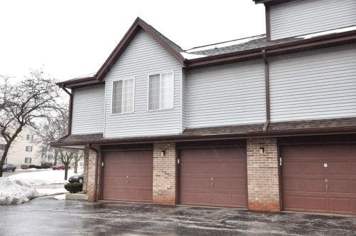 2035 102nd St, Milwaukee, WI 53227-1389