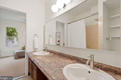 1526 Gales St, Washington DC 20002-4521 exterior