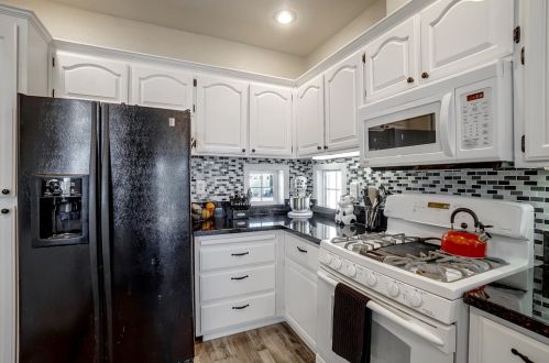 224 Marsalla Dr, Folsom CA 95630-7201 exterior