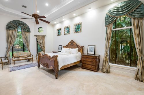 8060 Twin Lk Dr, Boca Raton FL 33496-1945 exterior