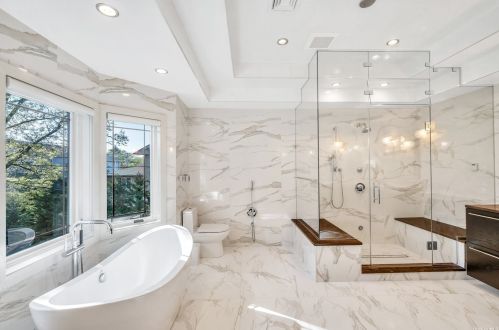 795 Kearny Dr, Valley Stream NY 11581-3624 exterior