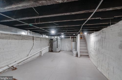 735 24th St, Philadelphia PA  19130-2539 exterior